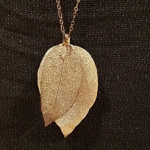New Double Leaf Necklace- Black/Gold